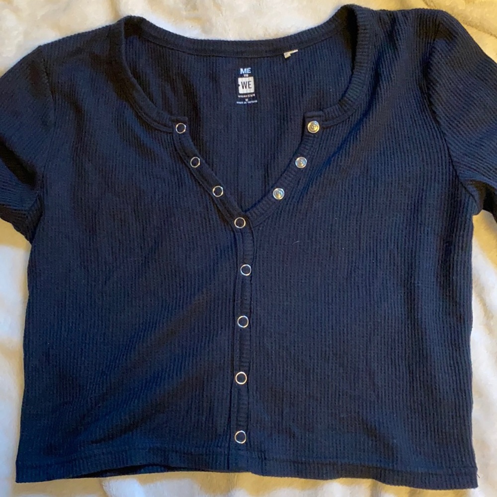 Me to we snap button crop top